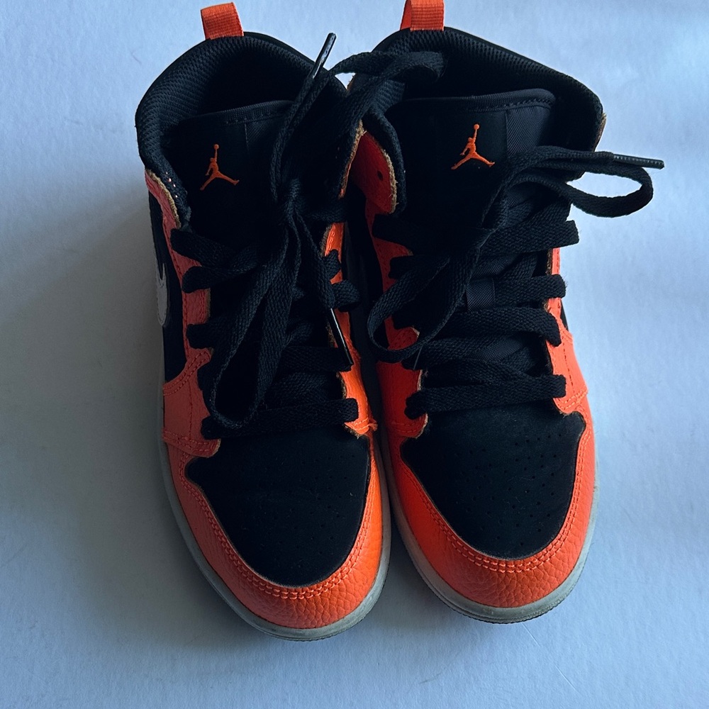 Jordan Kids Black and Orange Sneakers